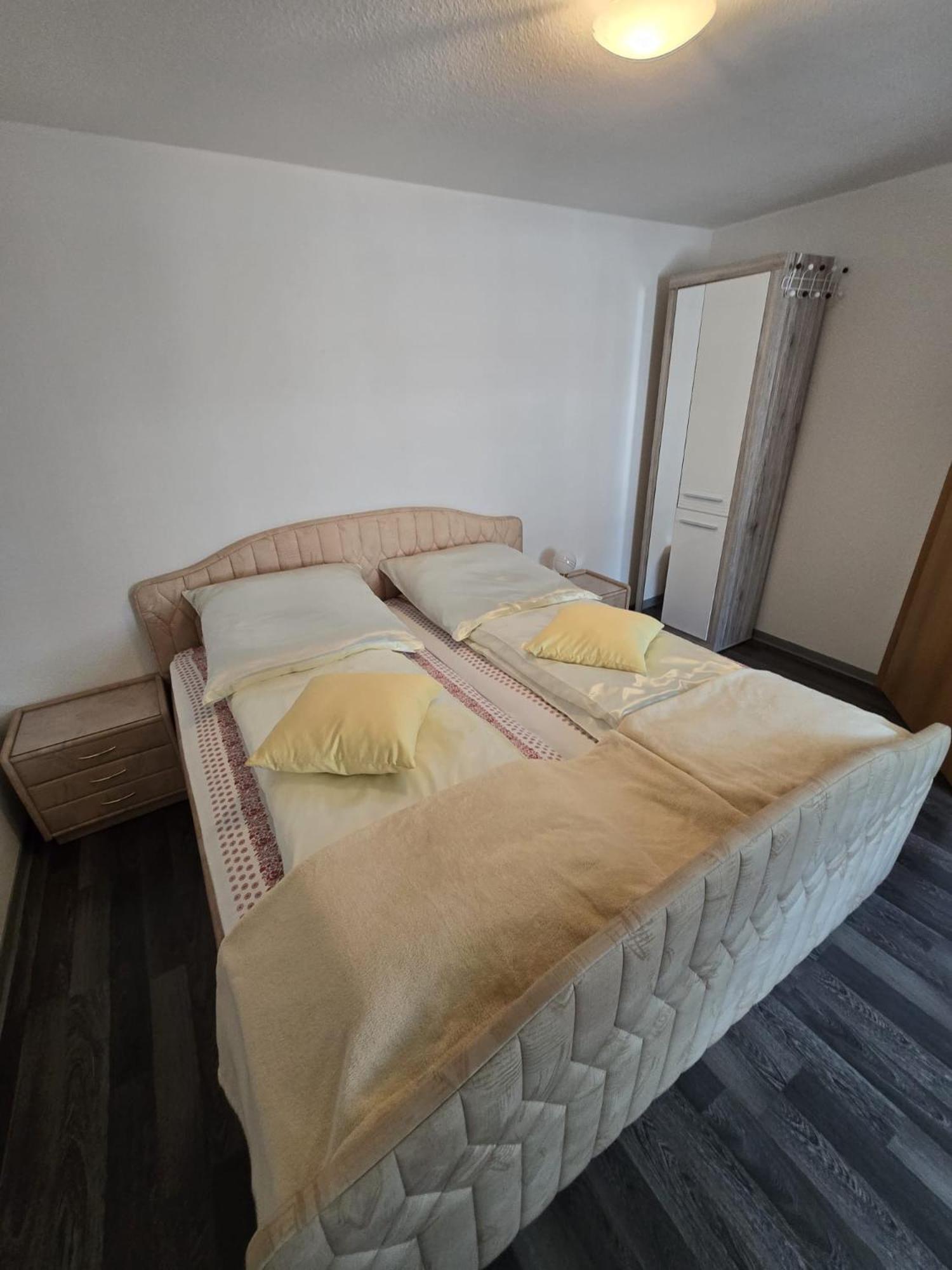 Ferienwohnung Flonta Митвайда Екстериор снимка